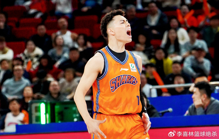 26岁神射手李添荣回归爆发，砍下21分5记三分点燃